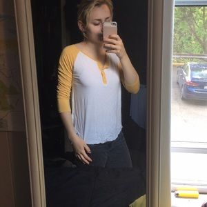 yellow American Eagle baseball tee S